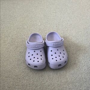 CROCS Purple Sandals with Ventilation and Heel Strap